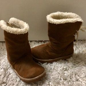 OshKosh B’gosh Ivory & Brown Kids Faux Fur Boots